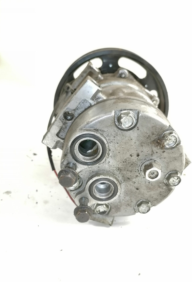 Volvo A/C compressor 89353 - Apsilde/ Ventilācija - Kravas automašīna: foto 2 Volvo A/C compressor 89353 - Apsilde/ Ventilācija - Kravas automašīna: foto 2