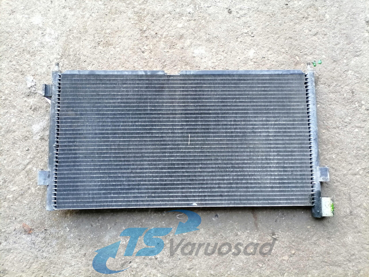 Volvo A/C radiator 21086304 - Apsilde/ Ventilācija - Kravas automašīna: foto 1 Volvo A/C radiator 21086304 - Apsilde/ Ventilācija - Kravas automašīna: foto 1