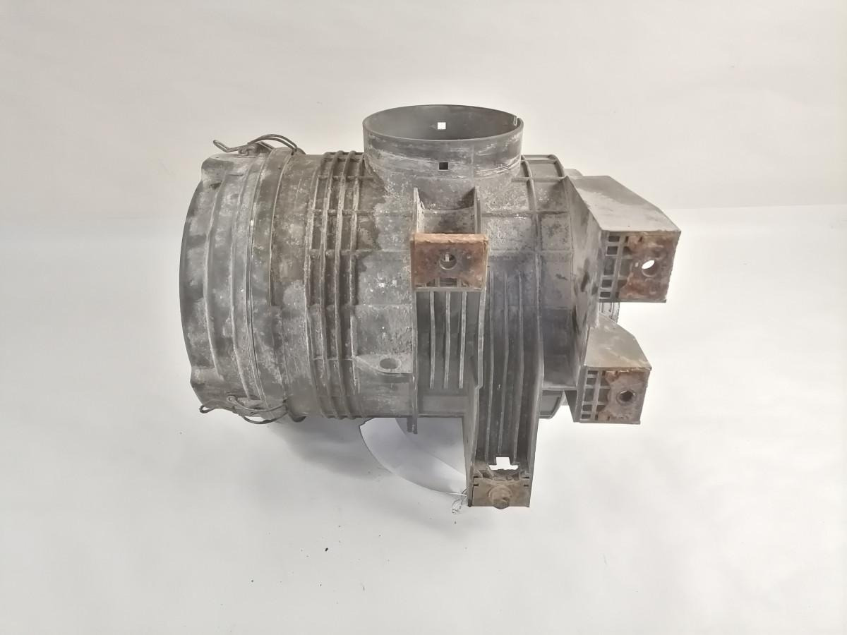 Volvo Air filter housing 20707667 - Gaisa ieplūdes sistēma - Kravas automašīna: foto 3 Volvo Air filter housing 20707667 - Gaisa ieplūdes sistēma - Kravas automašīna: foto 3