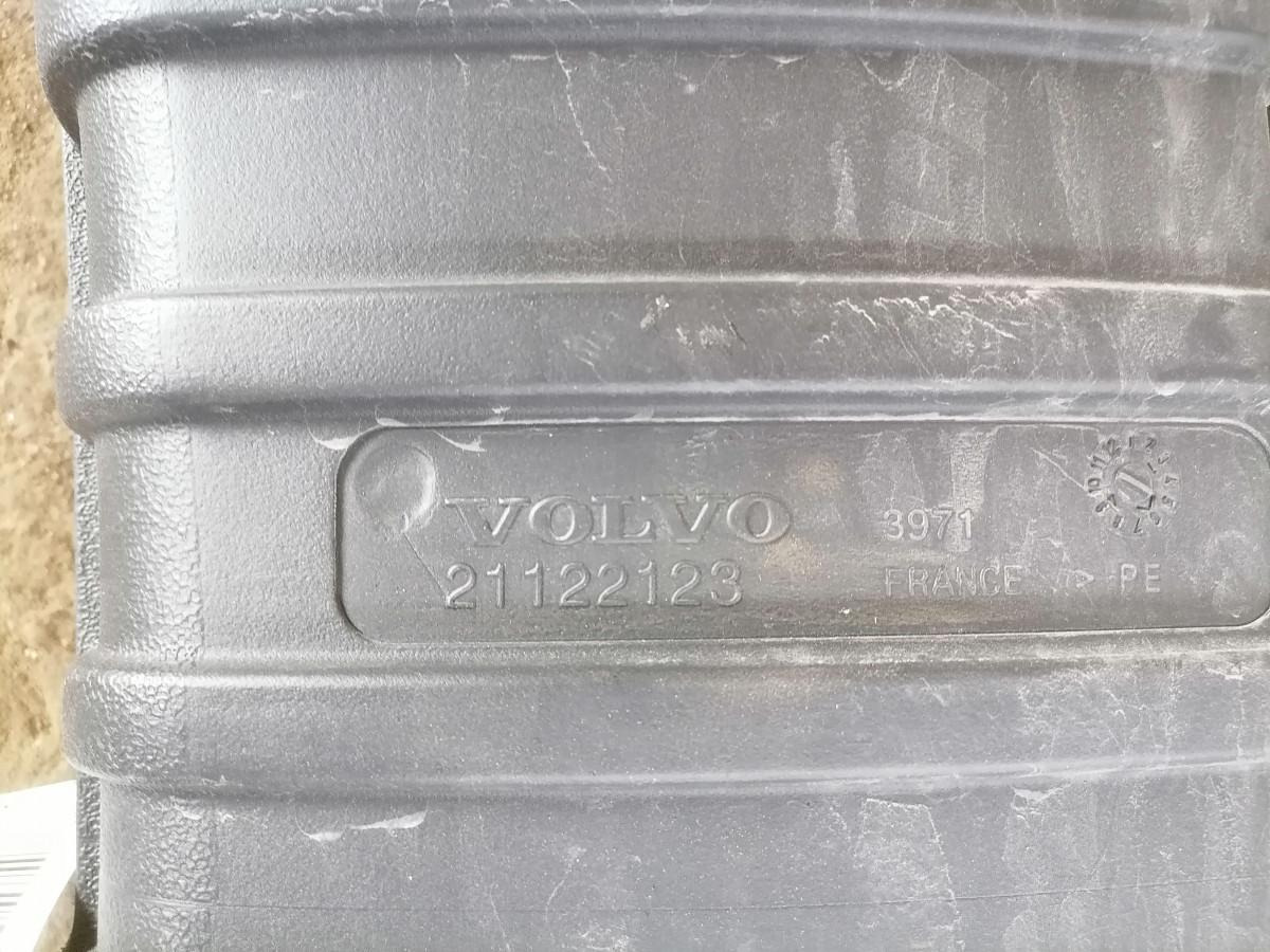 Volvo Air intake 21122123 - Gaisa ieplūdes sistēma - Kravas automašīna: foto 5 Volvo Air intake 21122123 - Gaisa ieplūdes sistēma - Kravas automašīna: foto 5