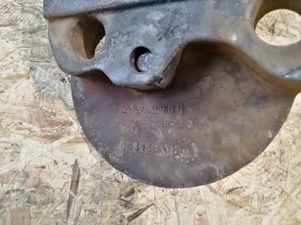 Volvo Air spring bracket 21342989 - Pneimo piekare - Kravas automašīna: foto 4 Volvo Air spring bracket 21342989 - Pneimo piekare - Kravas automašīna: foto 4