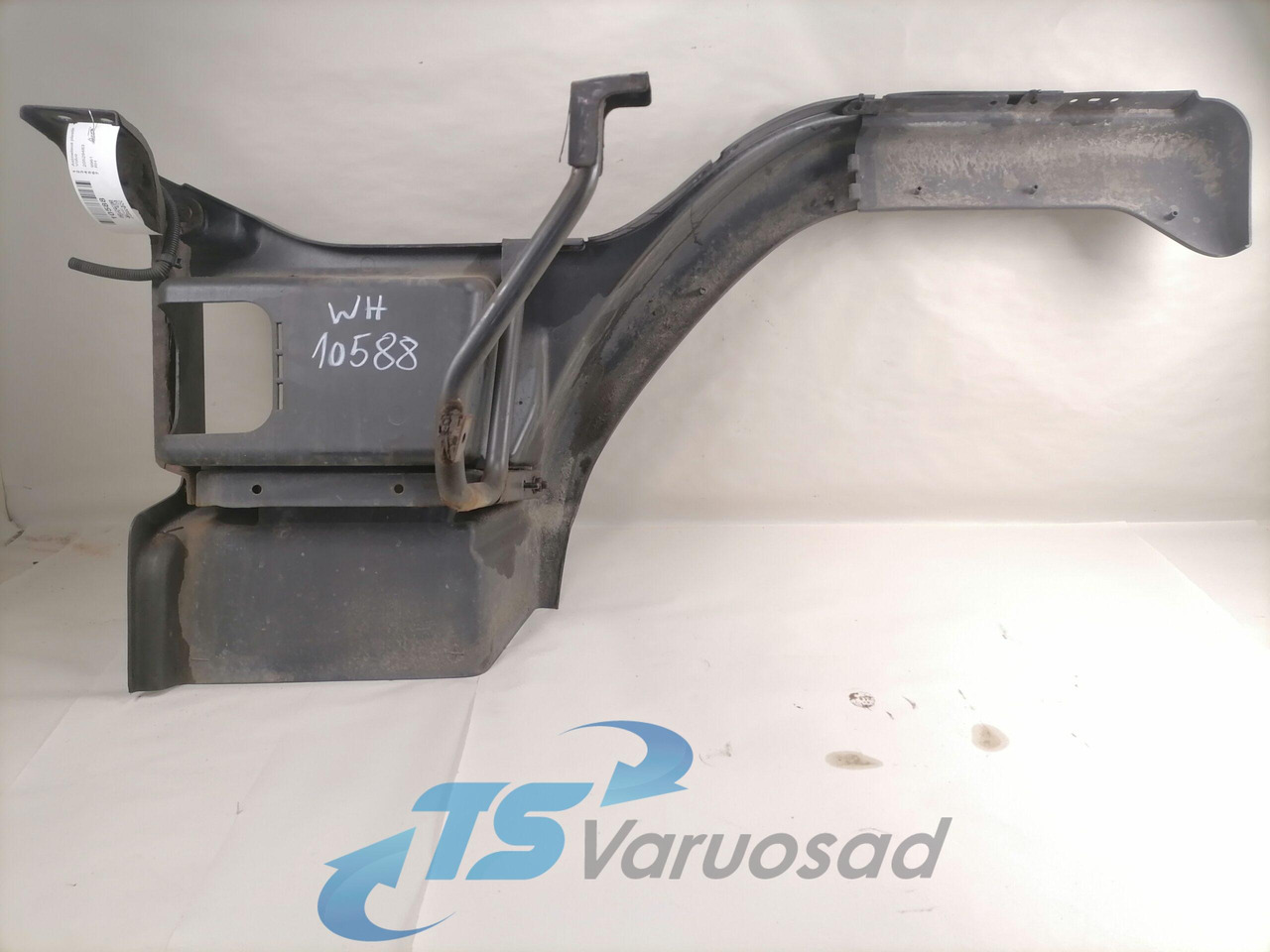 Volvo Astmelaua plastik 20529483 - Pakāpiens - Kravas automašīna: foto 2 Volvo Astmelaua plastik 20529483 - Pakāpiens - Kravas automašīna: foto 2