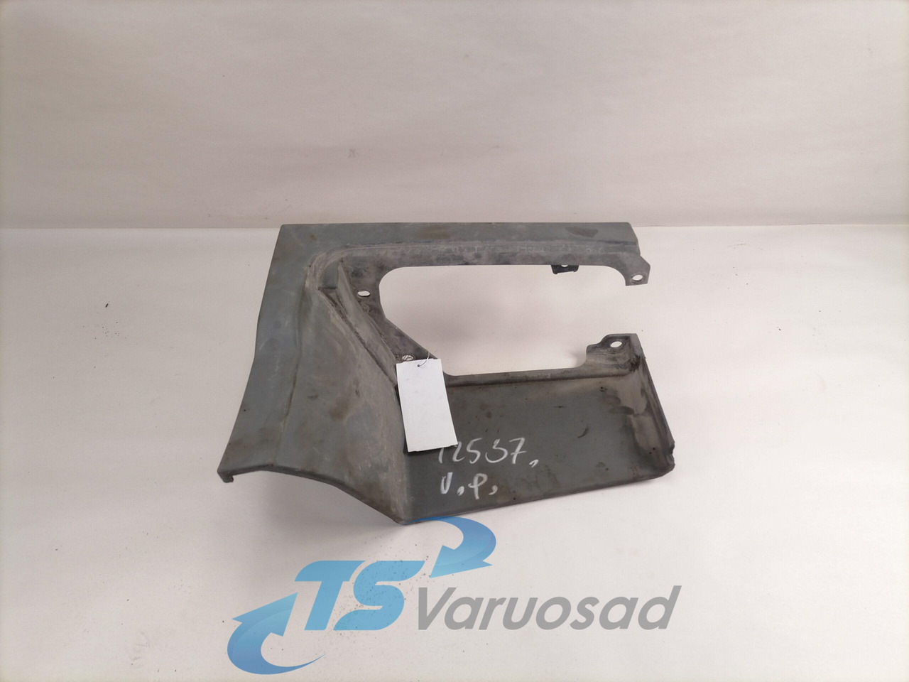Volvo Astmelaua plastik 21344647 - Pakāpiens - Kravas automašīna: foto 1 Volvo Astmelaua plastik 21344647 - Pakāpiens - Kravas automašīna: foto 1