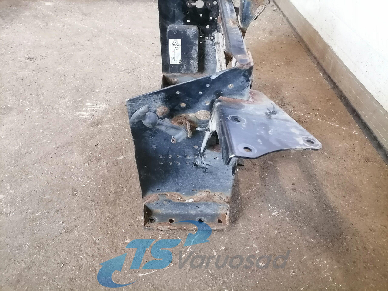 Volvo Battery box 82242391 - Akumulators - Kravas automašīna: foto 4 Volvo Battery box 82242391 - Akumulators - Kravas automašīna: foto 4