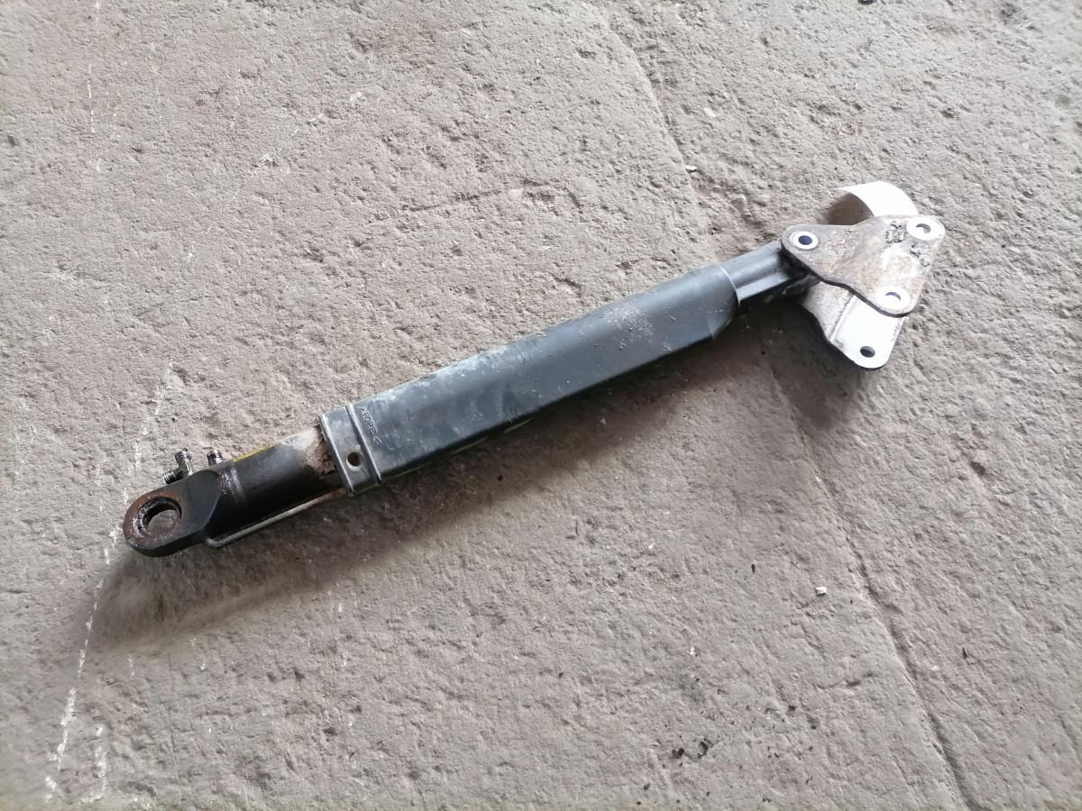 Volvo Cab tilting cylinder 20722124 - Kabīnes piekare - Kravas automašīna: foto 4 Volvo Cab tilting cylinder 20722124 - Kabīnes piekare - Kravas automašīna: foto 4