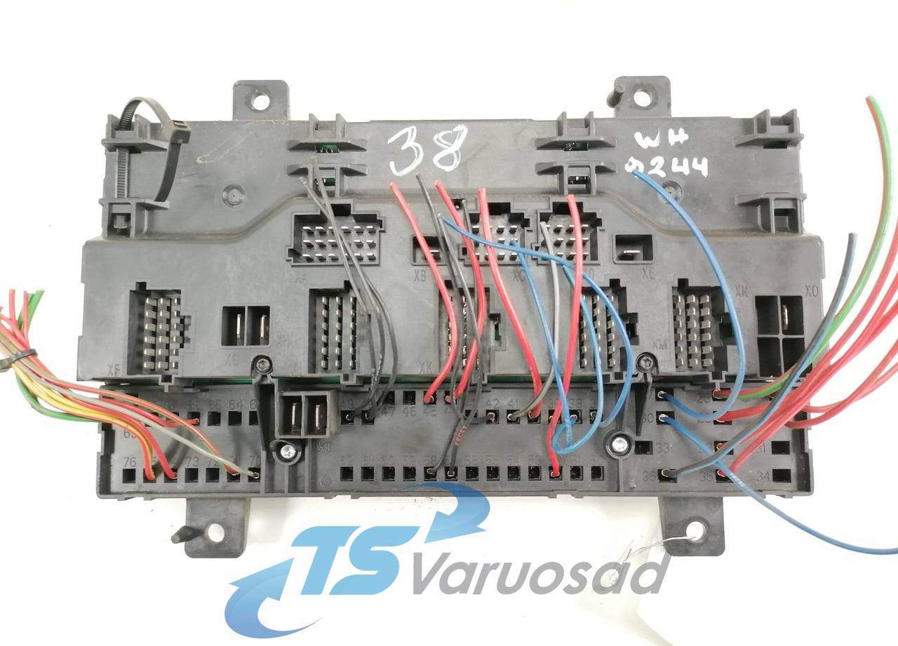 Volvo Central electric unit 20568055 - Drošinātājs - Kravas automašīna: foto 2 Volvo Central electric unit 20568055 - Drošinātājs - Kravas automašīna: foto 2