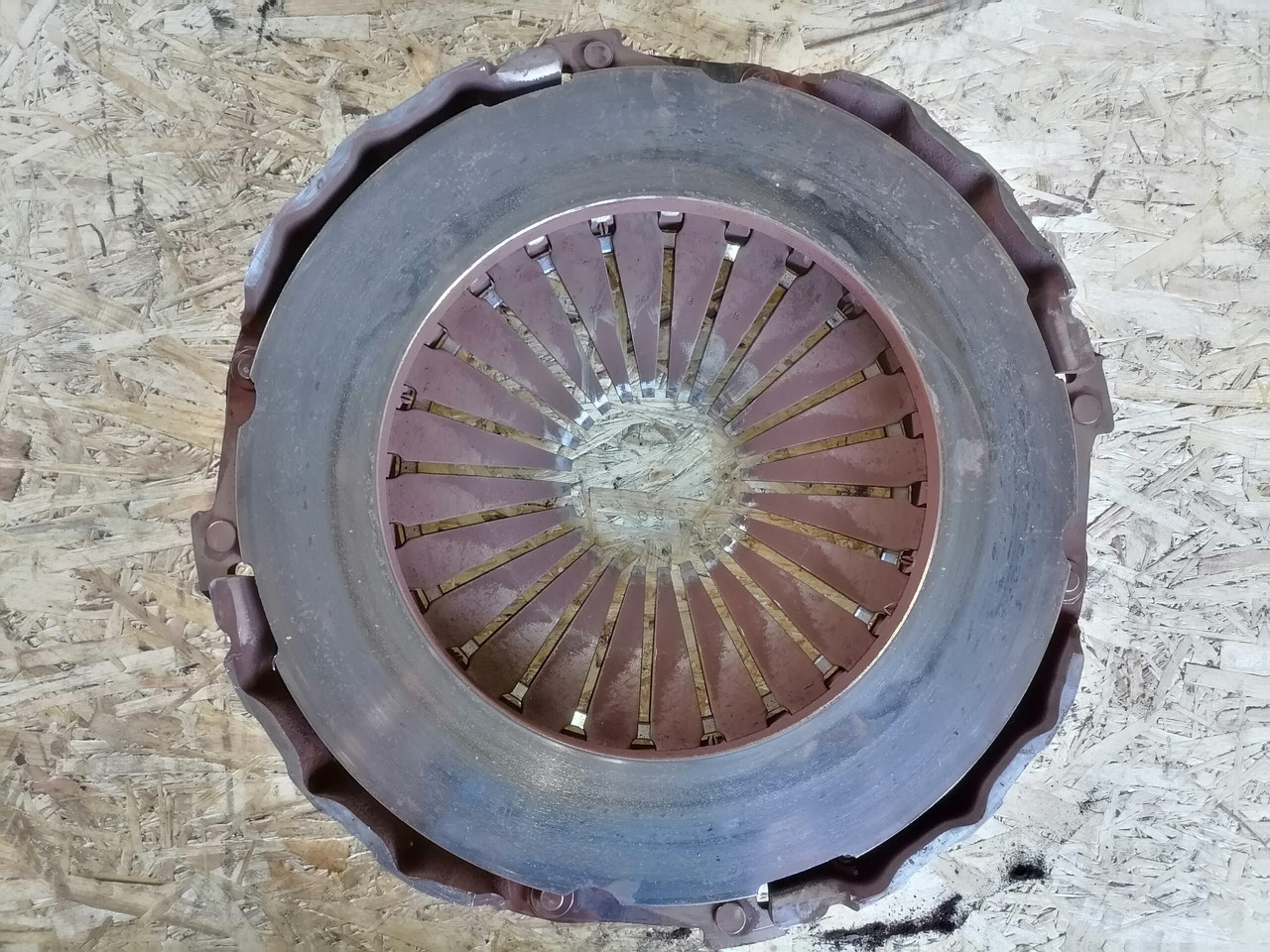 Volvo Clutch cover 21615193 - Sajūgs un rezerves daļas - Kravas automašīna: foto 4 Volvo Clutch cover 21615193 - Sajūgs un rezerves daļas - Kravas automašīna: foto 4