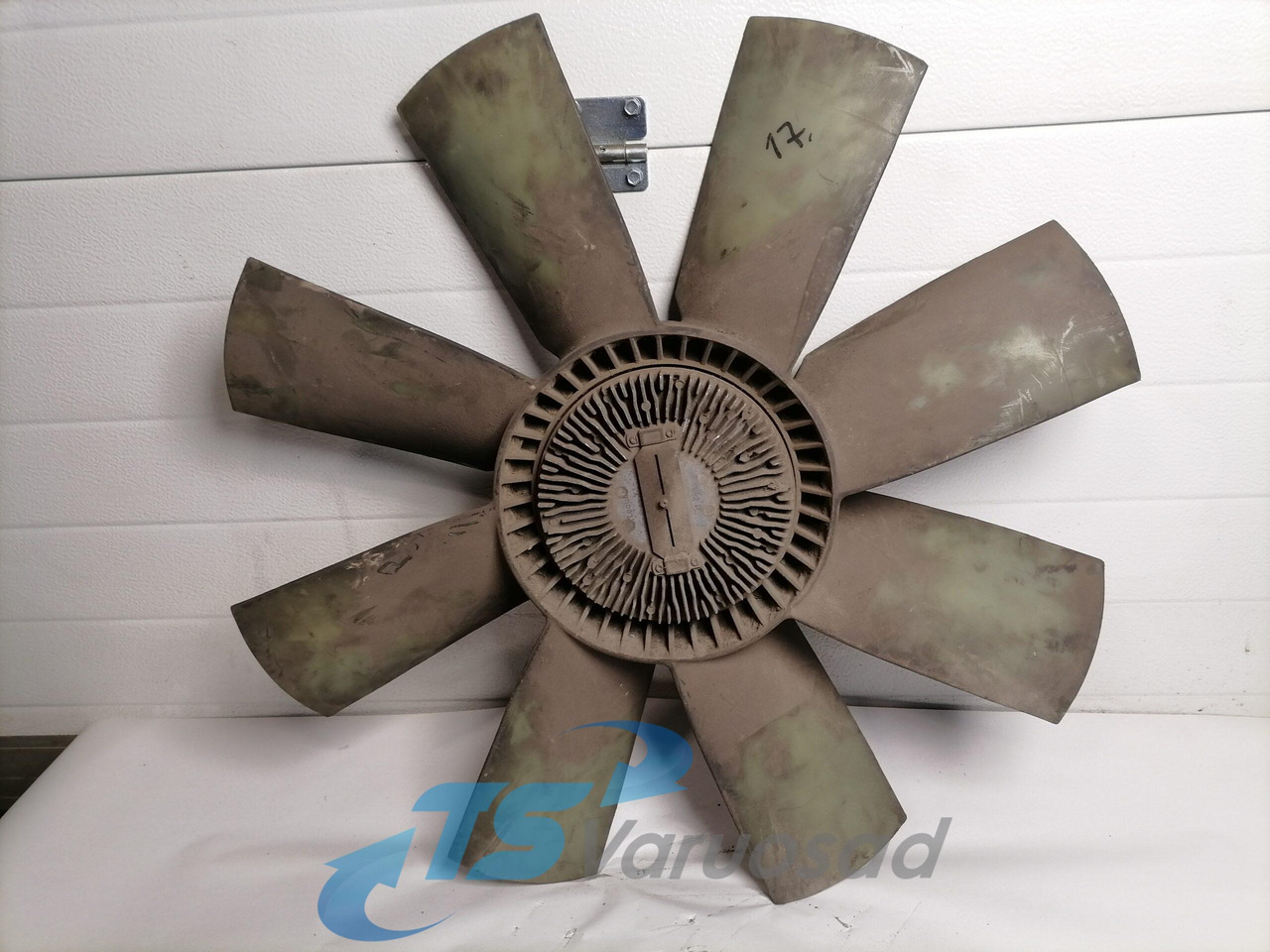 Volvo Cooling fan 1674864 - Ventilators - Kravas automašīna: foto 1 Volvo Cooling fan 1674864 - Ventilators - Kravas automašīna: foto 1