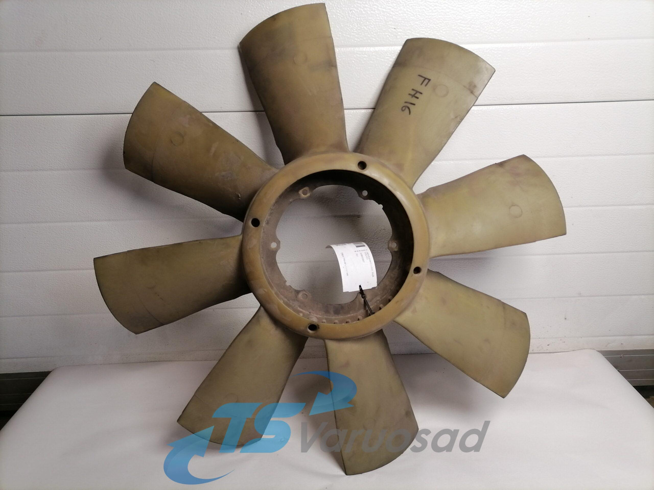 Volvo Cooling fan 20805997 - Ventilators - Kravas automašīna: foto 1 Volvo Cooling fan 20805997 - Ventilators - Kravas automašīna: foto 1