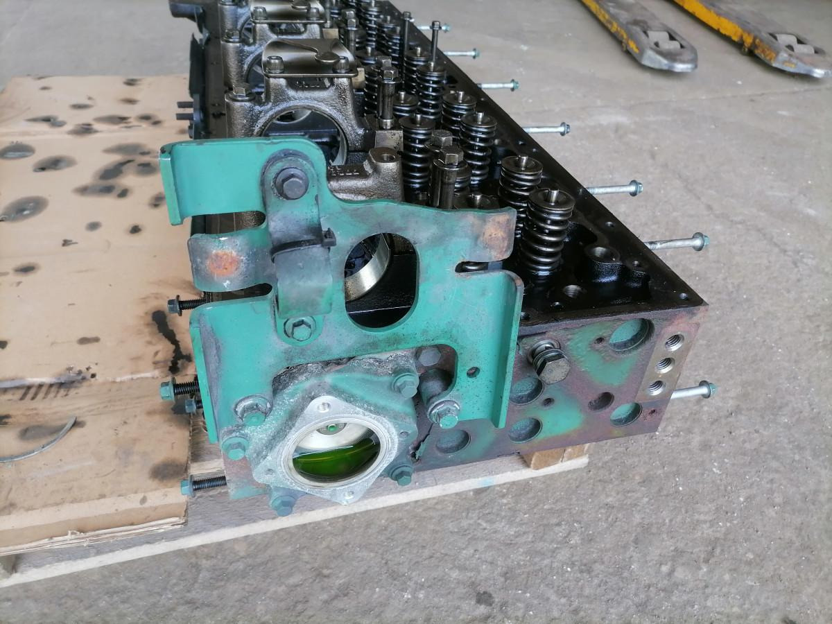 Volvo Cylinder head 21754367 - Motora galva - Kravas automašīna: foto 3 Volvo Cylinder head 21754367 - Motora galva - Kravas automašīna: foto 3