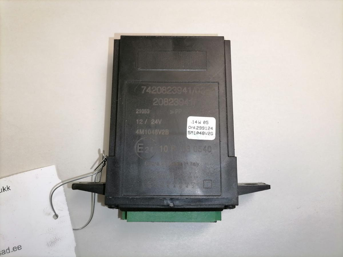 Volvo Ecu, door lock 20823941 - Elektroniskais vadības bloks (ECU) - Kravas automašīna: foto 2 Volvo Ecu, door lock 20823941 - Elektroniskais vadības bloks (ECU) - Kravas automašīna: foto 2
