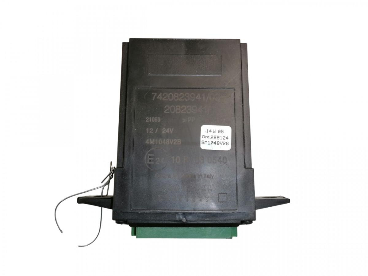 Volvo Ecu, door lock 20823941 - Elektroniskais vadības bloks (ECU) - Kravas automašīna: foto 1 Volvo Ecu, door lock 20823941 - Elektroniskais vadības bloks (ECU) - Kravas automašīna: foto 1