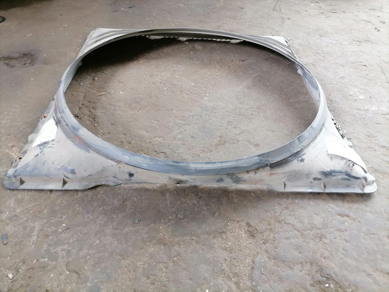 Volvo Fan shroud 20804602 - Radiators - Kravas automašīna: foto 3 Volvo Fan shroud 20804602 - Radiators - Kravas automašīna: foto 3