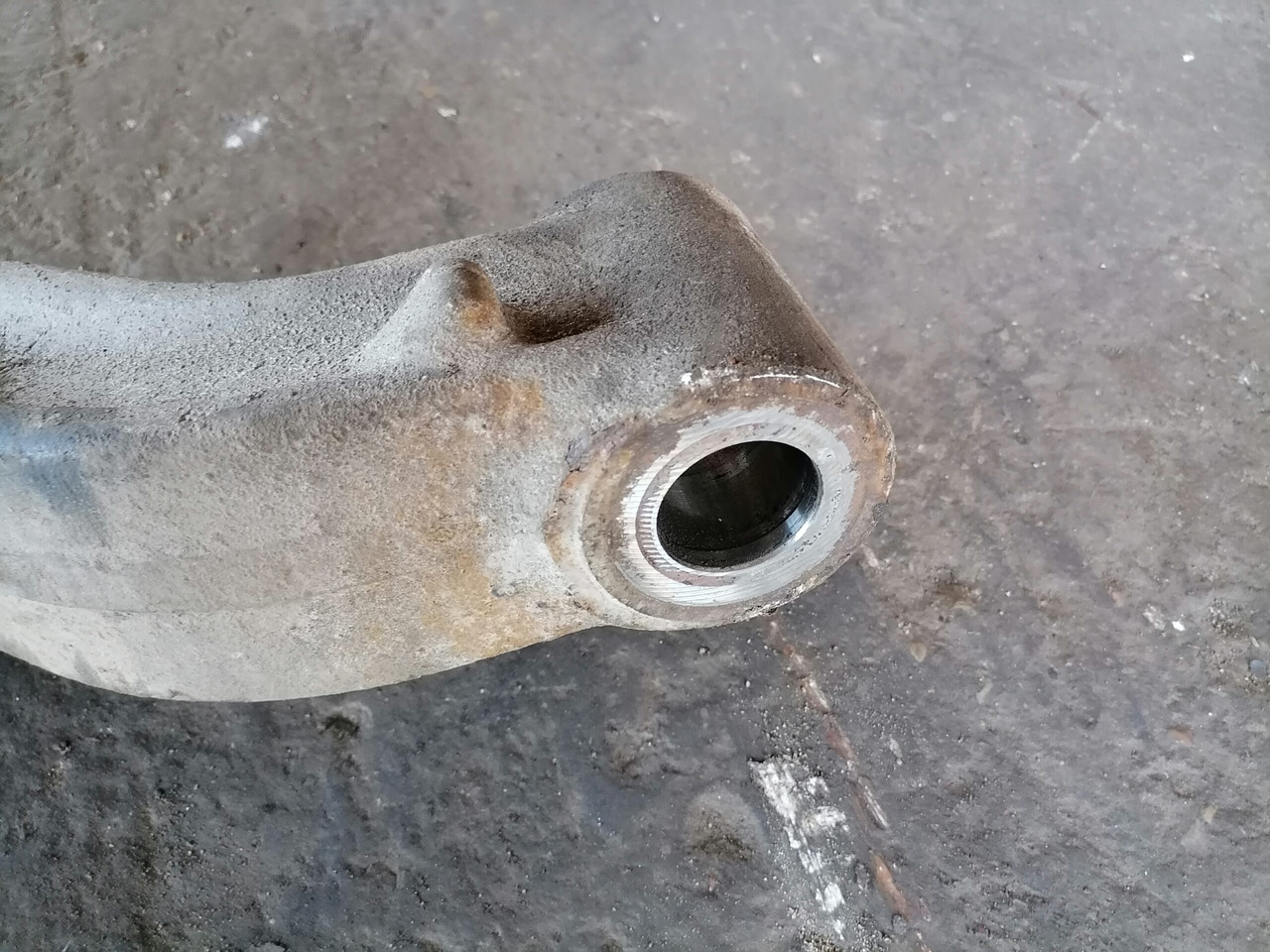 Volvo First axel housing 20581073 - Priekšējā ass - Kravas automašīna: foto 5 Volvo First axel housing 20581073 - Priekšējā ass - Kravas automašīna: foto 5