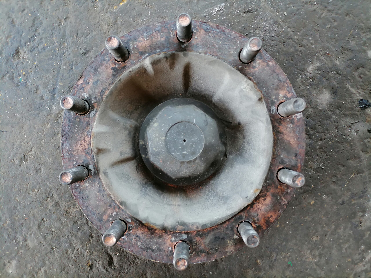 Volvo First wheel hub 1026659 - Rumba - Kravas automašīna: foto 5 Volvo First wheel hub 1026659 - Rumba - Kravas automašīna: foto 5