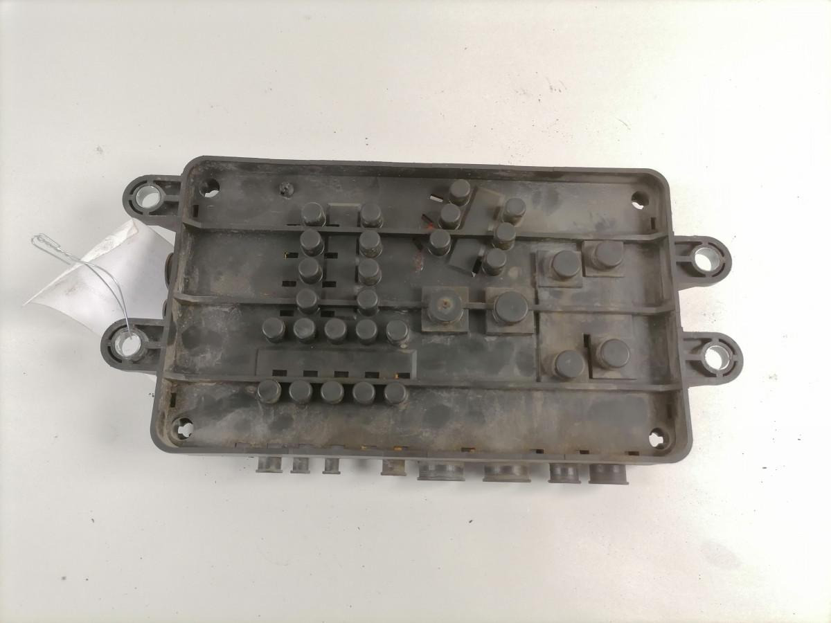 Volvo Fuse box 21717590 - Drošinātājs - Kravas automašīna: foto 5 Volvo Fuse box 21717590 - Drošinātājs - Kravas automašīna: foto 5