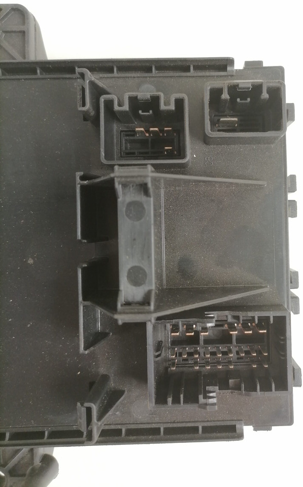 Volvo Fuse box 21939408 - Drošinātājs - Kravas automašīna: foto 4 Volvo Fuse box 21939408 - Drošinātājs - Kravas automašīna: foto 4