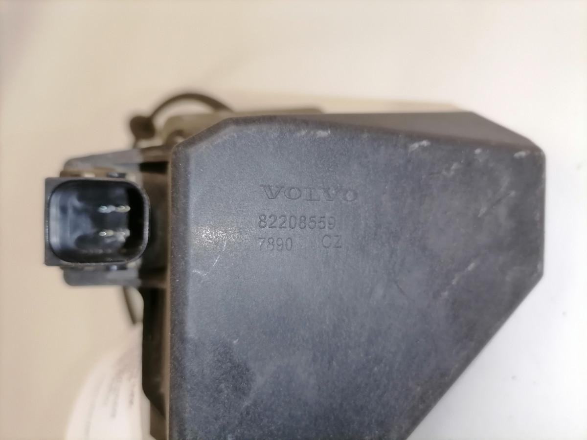 Volvo Iluvõre lukk 82208559 - Radiatora reste - Kravas automašīna: foto 3 Volvo Iluvõre lukk 82208559 - Radiatora reste - Kravas automašīna: foto 3