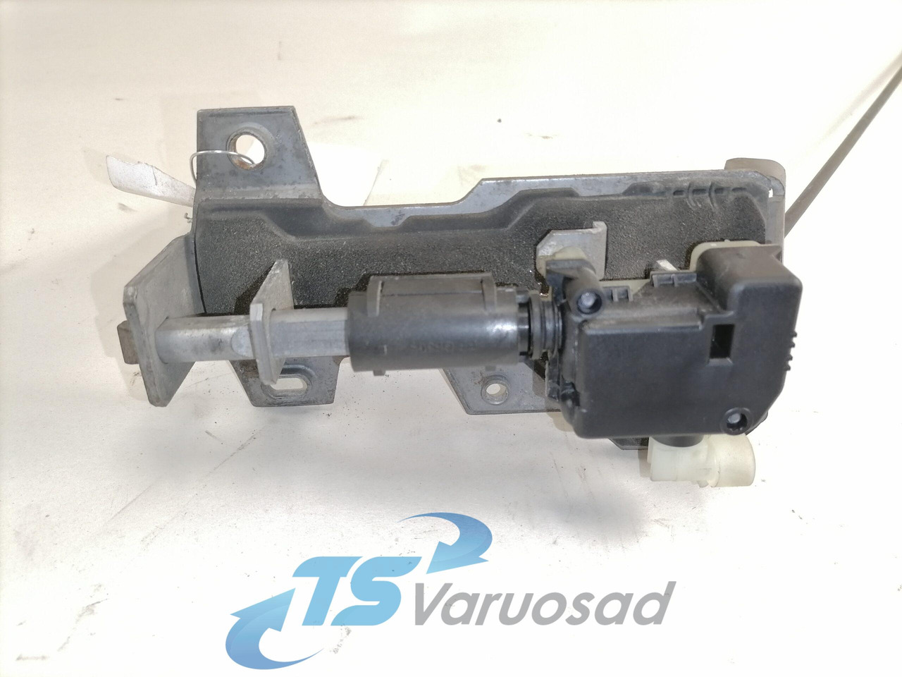 Volvo Iluvõre lukk 82208559 - Radiatora reste - Kravas automašīna: foto 2 Volvo Iluvõre lukk 82208559 - Radiatora reste - Kravas automašīna: foto 2