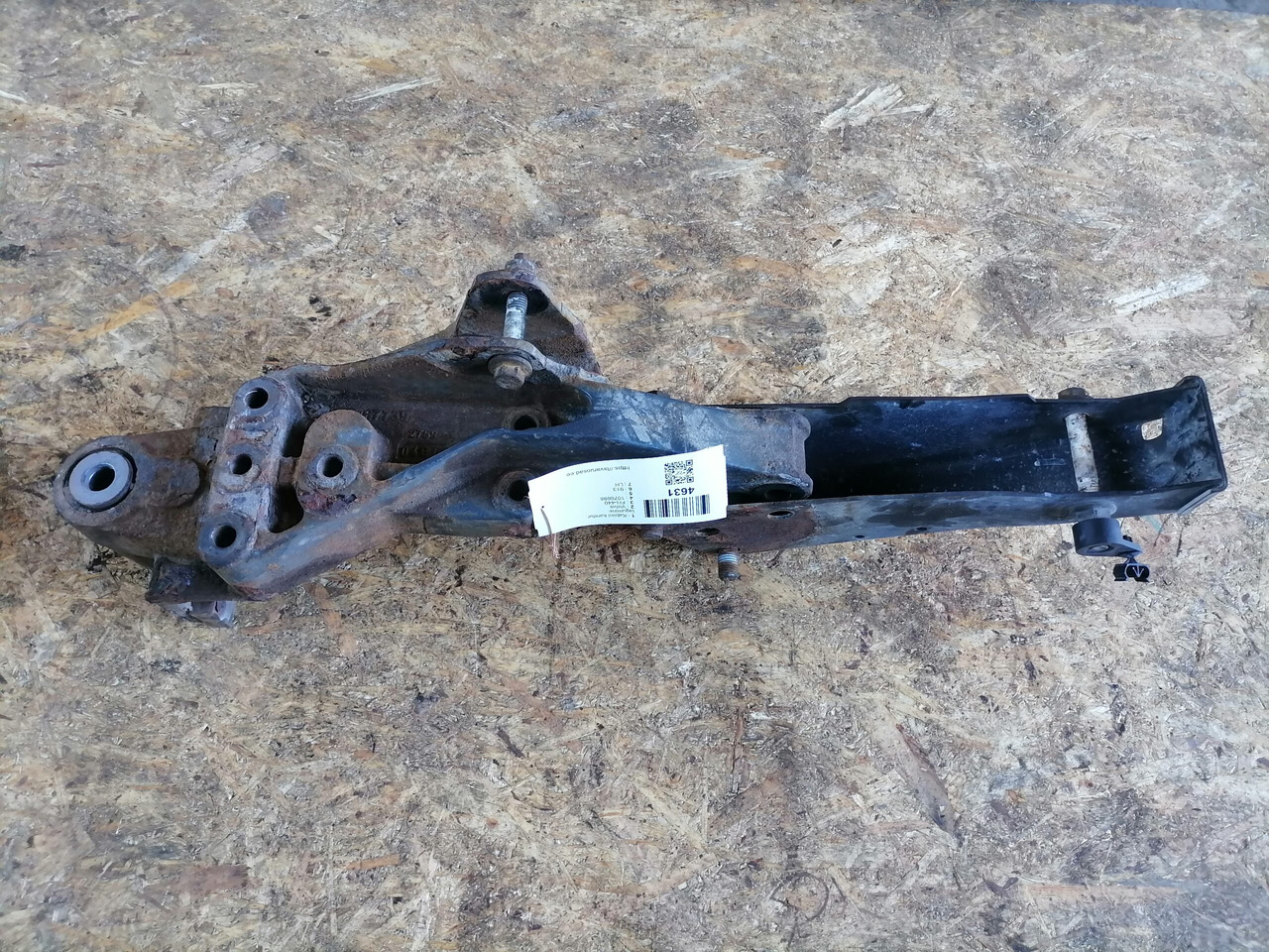 Volvo Kabiini kandur, tagumine 20467739 - Kabīnes piekare - Kravas automašīna: foto 3 Volvo Kabiini kandur, tagumine 20467739 - Kabīnes piekare - Kravas automašīna: foto 3