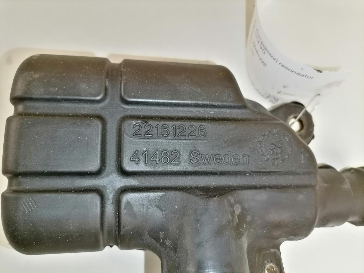 Volvo Kompressori resonaator 22161226 - Kompresors - Kravas automašīna: foto 5 Volvo Kompressori resonaator 22161226 - Kompresors - Kravas automašīna: foto 5