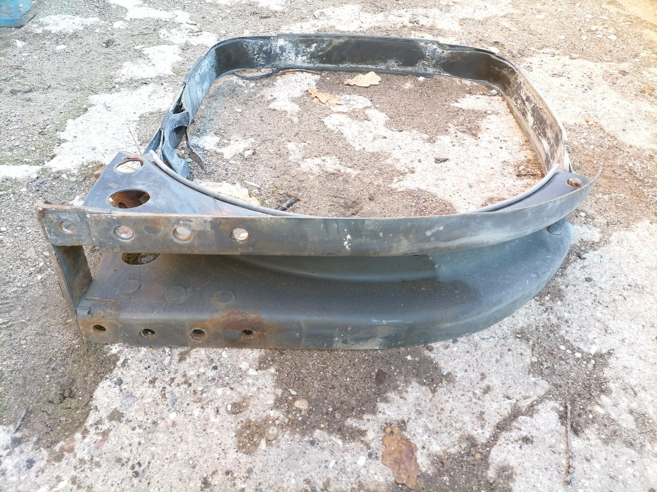 Volvo Kütusepaagi kandur, Volvo 20721537 - Degvielas tvertne - Kravas automašīna: foto 3 Volvo Kütusepaagi kandur, Volvo 20721537 - Degvielas tvertne - Kravas automašīna: foto 3