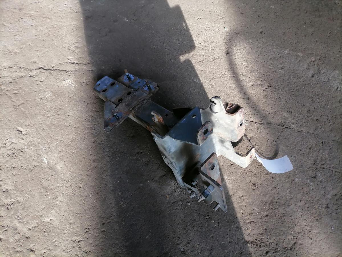 Volvo Mudguard bracket 21994443 - Universāla rezerves daļa - Kravas automašīna: foto 3 Volvo Mudguard bracket 21994443 - Universāla rezerves daļa - Kravas automašīna: foto 3