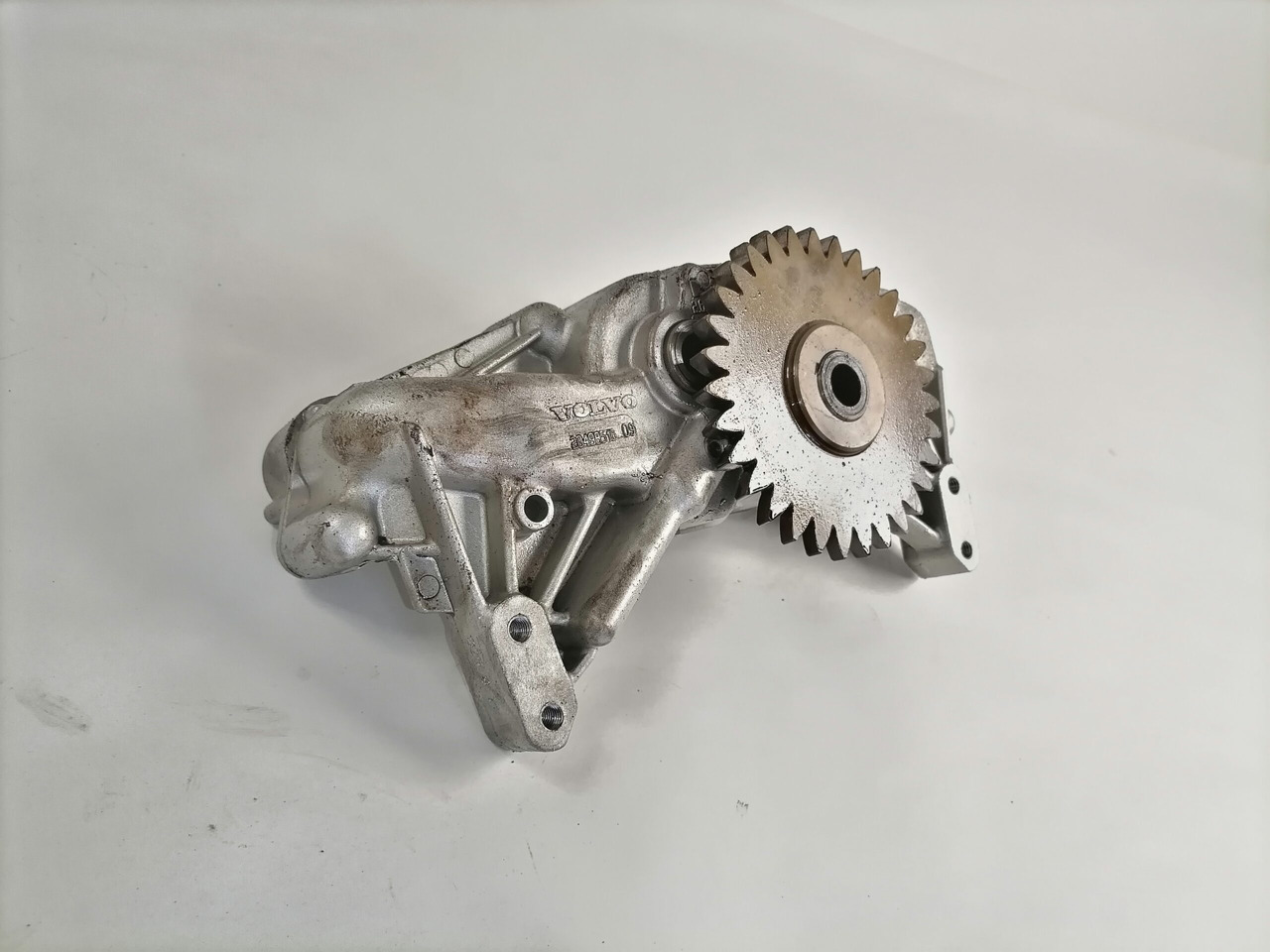Volvo Oil pump 20498516 - Eļļas sūknis - Kravas automašīna: foto 1 Volvo Oil pump 20498516 - Eļļas sūknis - Kravas automašīna: foto 1