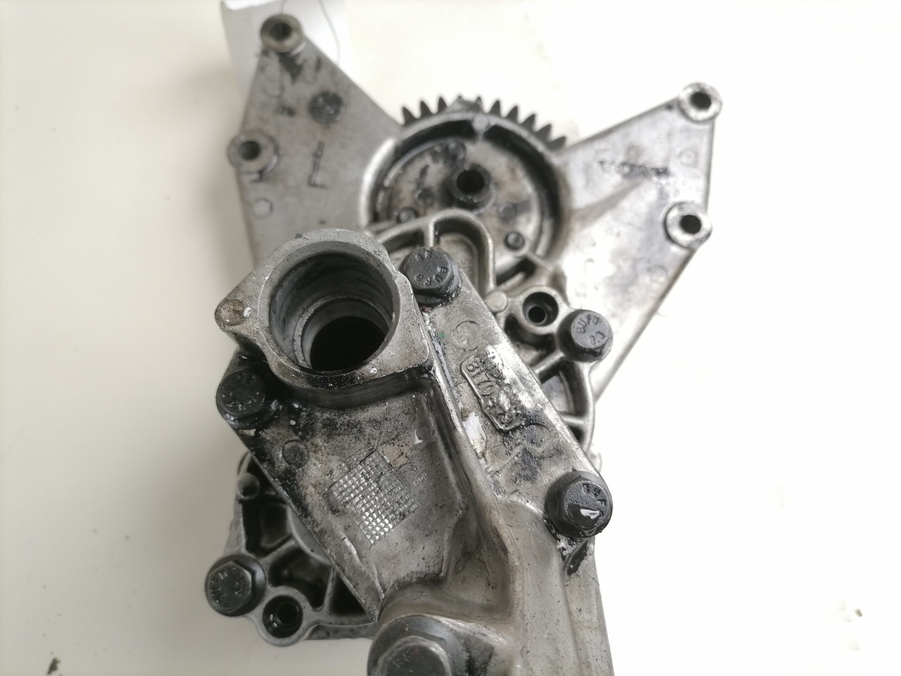 Volvo Oil pump 8170465 - Eļļas sūknis - Kravas automašīna: foto 2 Volvo Oil pump 8170465 - Eļļas sūknis - Kravas automašīna: foto 2