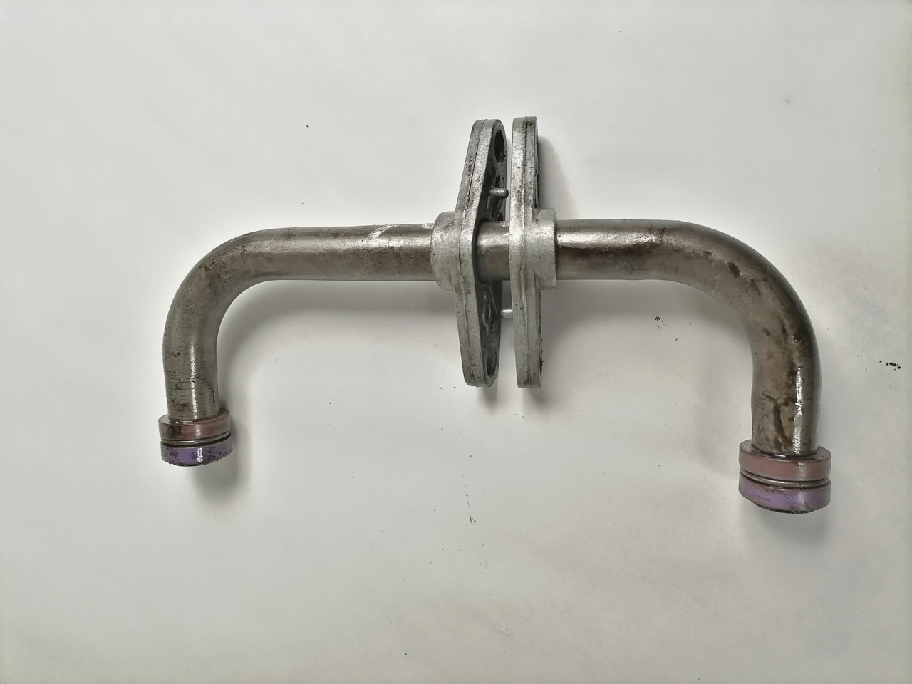 Volvo Oil pump pipe 20498189 - Eļļas sūknis - Kravas automašīna: foto 2 Volvo Oil pump pipe 20498189 - Eļļas sūknis - Kravas automašīna: foto 2