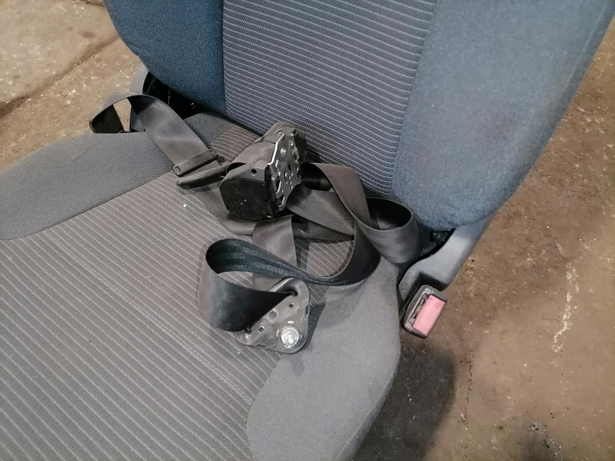 Volvo Passenger seat 20862627 - Sēdeklis - Kravas automašīna: foto 4 Volvo Passenger seat 20862627 - Sēdeklis - Kravas automašīna: foto 4