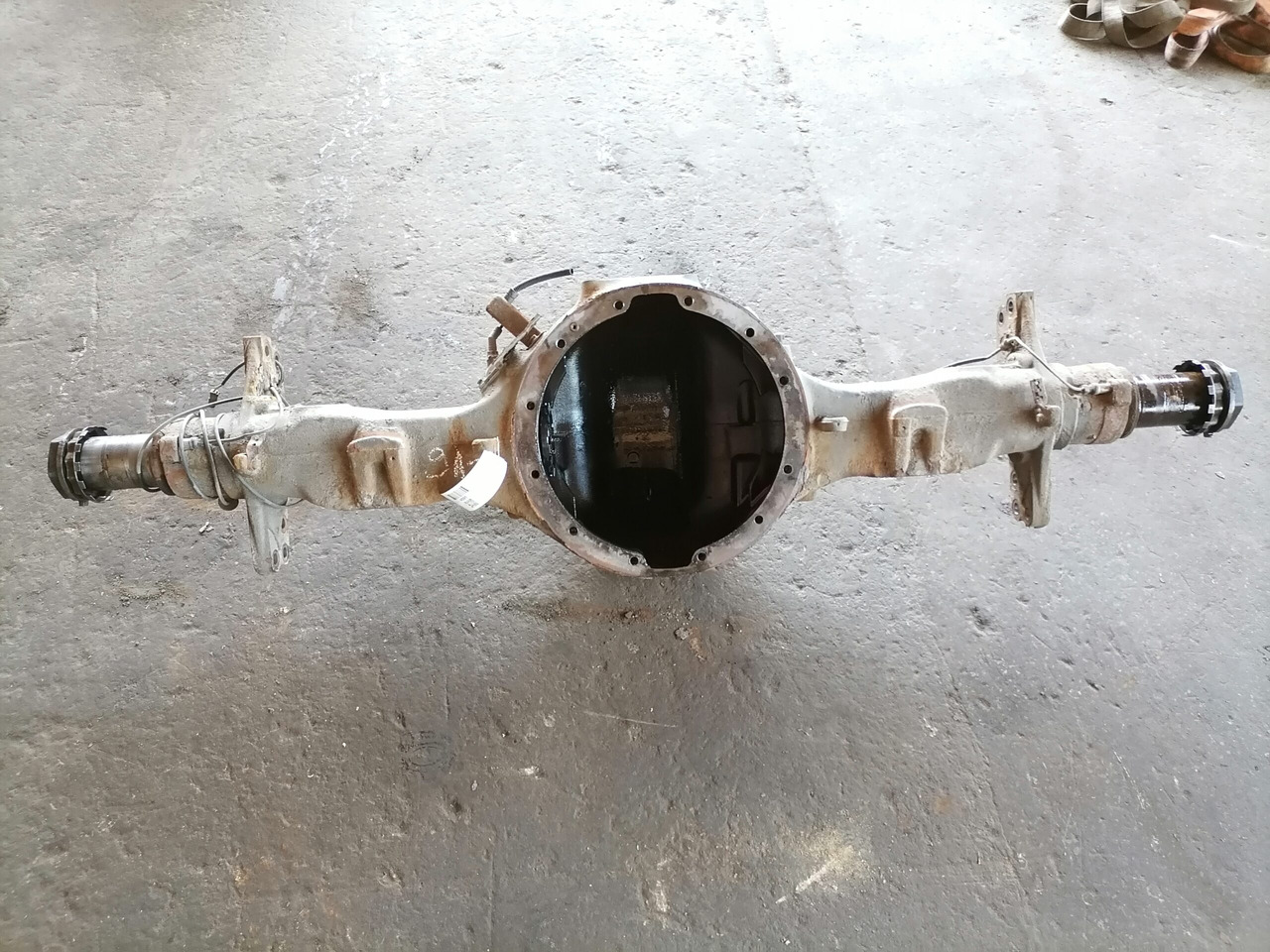 Volvo Rear axel housing 20854722 - Asis un rezerves daļas - Kravas automašīna: foto 2 Volvo Rear axel housing 20854722 - Asis un rezerves daļas - Kravas automašīna: foto 2