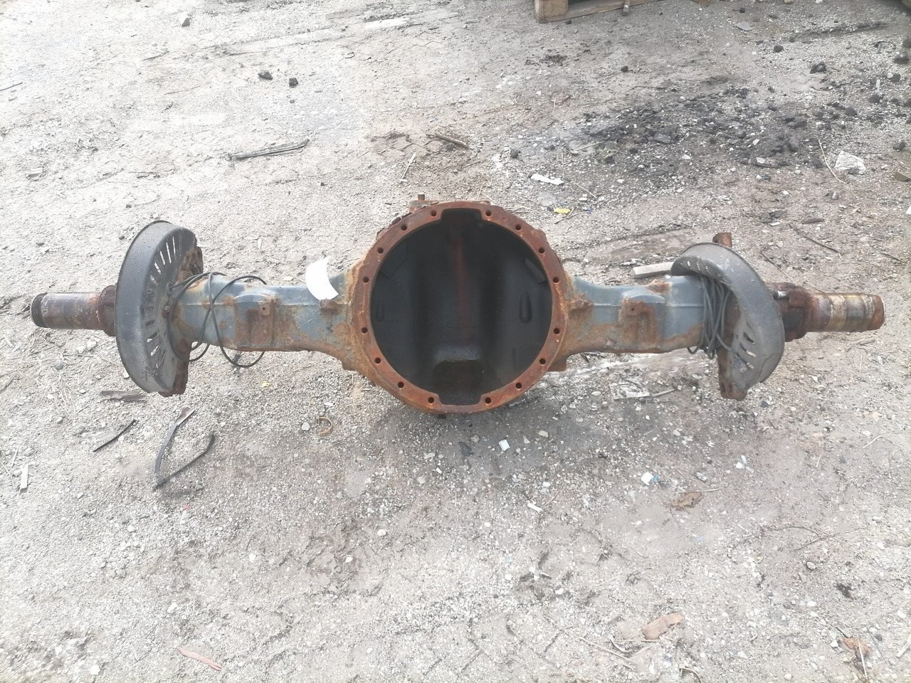 Volvo Rear axel housing 3201N9244B - Asis un rezerves daļas - Kravas automašīna: foto 2 Volvo Rear axel housing 3201N9244B - Asis un rezerves daļas - Kravas automašīna: foto 2