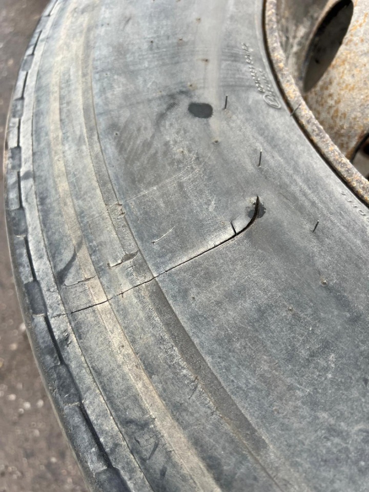 Volvo Rehvid + veljed 315/70R22.5 31570R225 - Riepas un diski - Kravas automašīna: foto 4 Volvo Rehvid + veljed 315/70R22.5 31570R225 - Riepas un diski - Kravas automašīna: foto 4