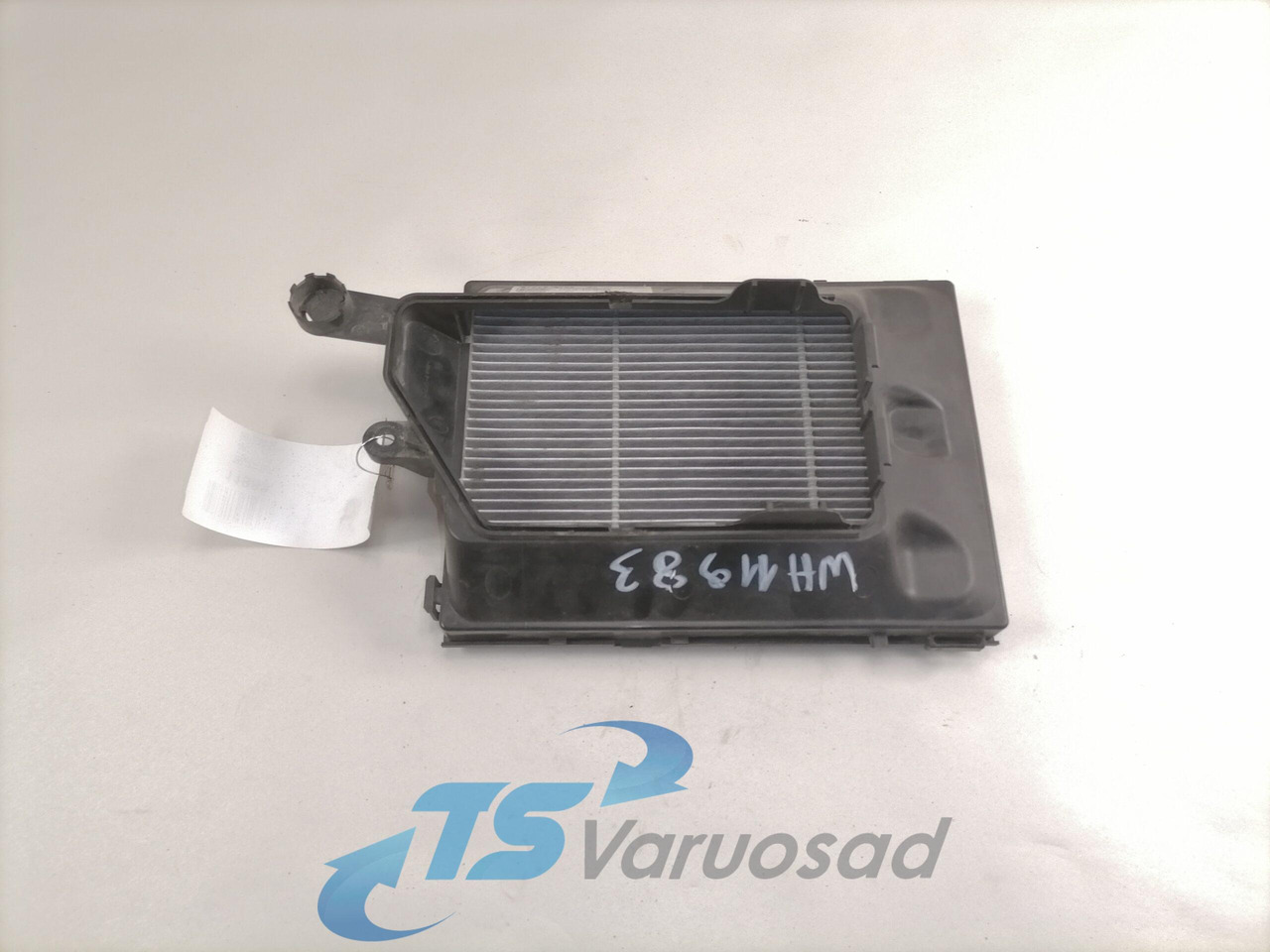 Volvo Salongi õhufiltri korpus 82209789 - Universāla rezerves daļa - Kravas automašīna: foto 3 Volvo Salongi õhufiltri korpus 82209789 - Universāla rezerves daļa - Kravas automašīna: foto 3