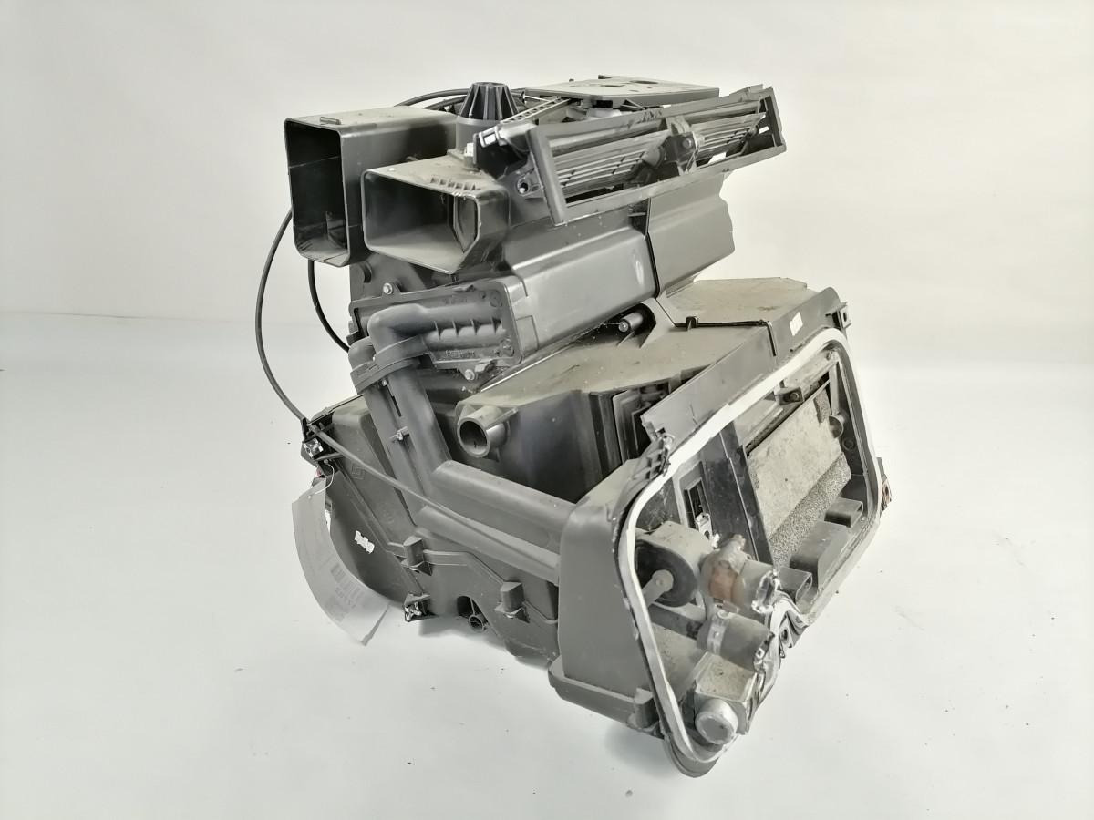 Volvo Salongi radiaatorite korpus, komplektne 7420894090 - Universāla rezerves daļa - Kravas automašīna: foto 4 Volvo Salongi radiaatorite korpus, komplektne 7420894090 - Universāla rezerves daļa - Kravas automašīna: foto 4