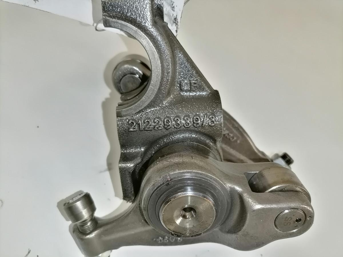 Volvo Set of rockers with shaft 21796360 - Universāla rezerves daļa - Kravas automašīna: foto 4 Volvo Set of rockers with shaft 21796360 - Universāla rezerves daļa - Kravas automašīna: foto 4