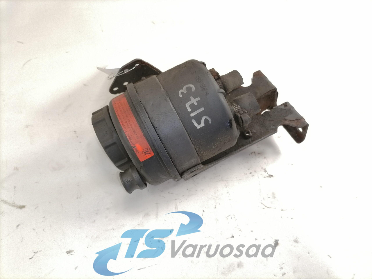 Volvo Steering oil tank+ bracket 1592945 - Stūres šļūtene - Kravas automašīna: foto 1 Volvo Steering oil tank+ bracket 1592945 - Stūres šļūtene - Kravas automašīna: foto 1