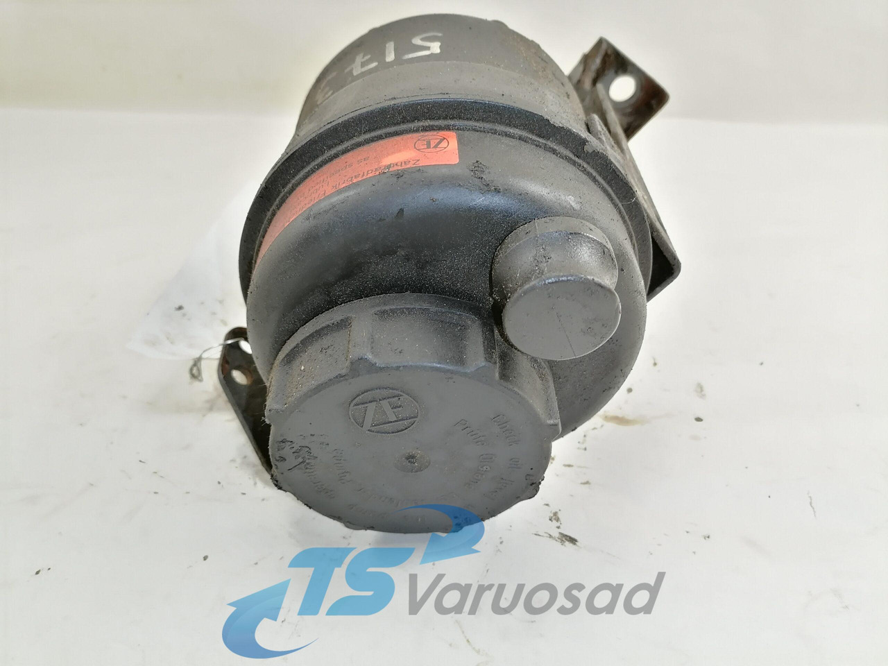 Volvo Steering oil tank+ bracket 1592945 - Stūres šļūtene - Kravas automašīna: foto 2 Volvo Steering oil tank+ bracket 1592945 - Stūres šļūtene - Kravas automašīna: foto 2