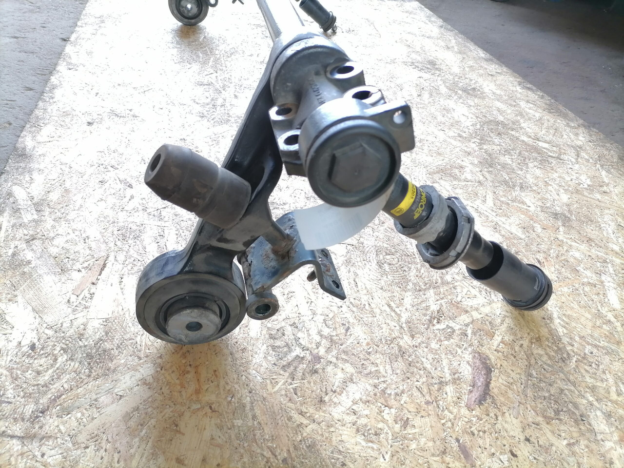 Volvo Volvo FH kabiini torsioonvarras 21750162 - Kabīnes piekare - Kravas automašīna: foto 5 Volvo Volvo FH kabiini torsioonvarras 21750162 - Kabīnes piekare - Kravas automašīna: foto 5