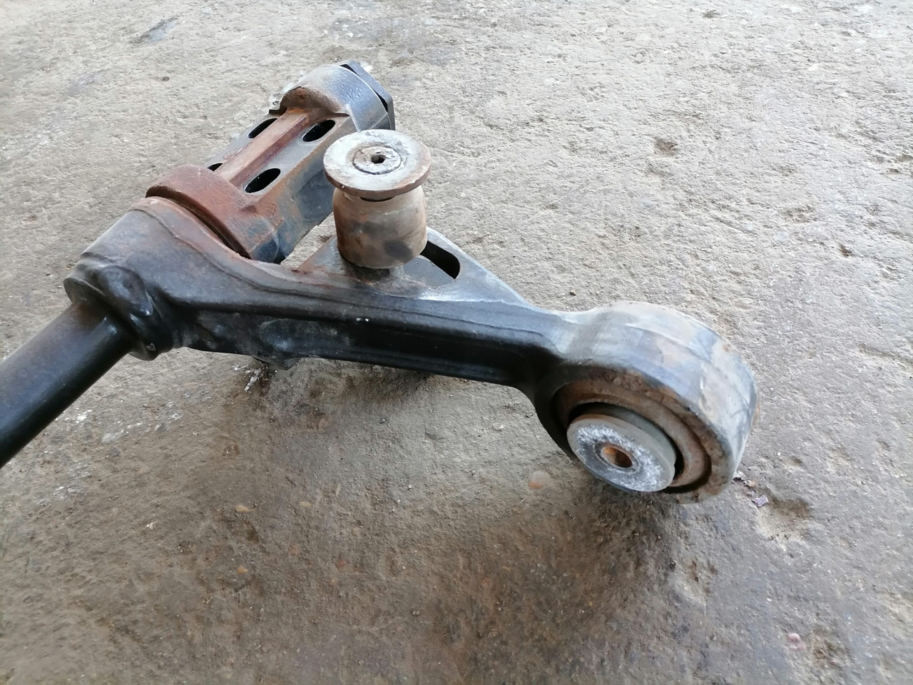 Volvo Volvo FH kabiini torsioonvarras 3198853 - Kabīnes piekare - Kravas automašīna: foto 3 Volvo Volvo FH kabiini torsioonvarras 3198853 - Kabīnes piekare - Kravas automašīna: foto 3