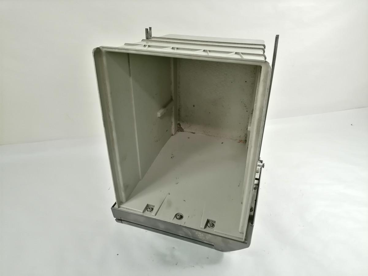 Volvo Voodialune panipaik 82174063 - Universāla rezerves daļa - Kravas automašīna: foto 3 Volvo Voodialune panipaik 82174063 - Universāla rezerves daļa - Kravas automašīna: foto 3