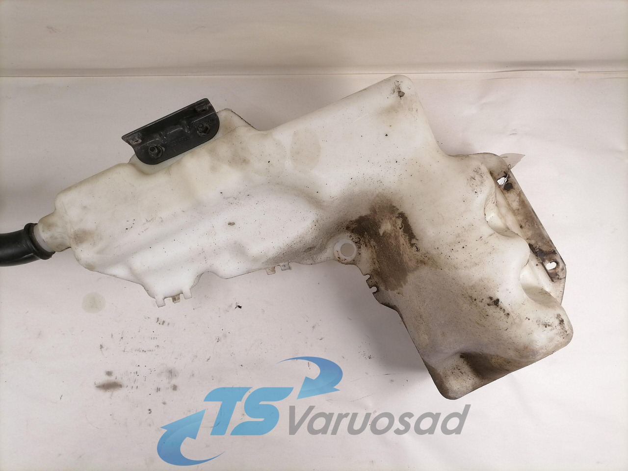 Volvo Windscreen washer fluid tank 84092259 - Stikla tīrītājs - Kravas automašīna: foto 5 Volvo Windscreen washer fluid tank 84092259 - Stikla tīrītājs - Kravas automašīna: foto 5