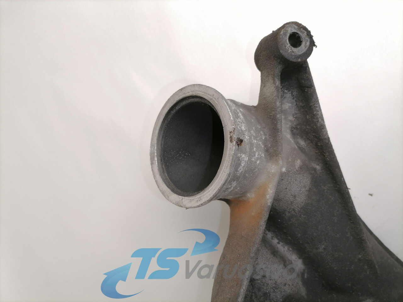 Volvo intercooler pipe 3979999 - Interkūlers - Kravas automašīna: foto 4 Volvo intercooler pipe 3979999 - Interkūlers - Kravas automašīna: foto 4