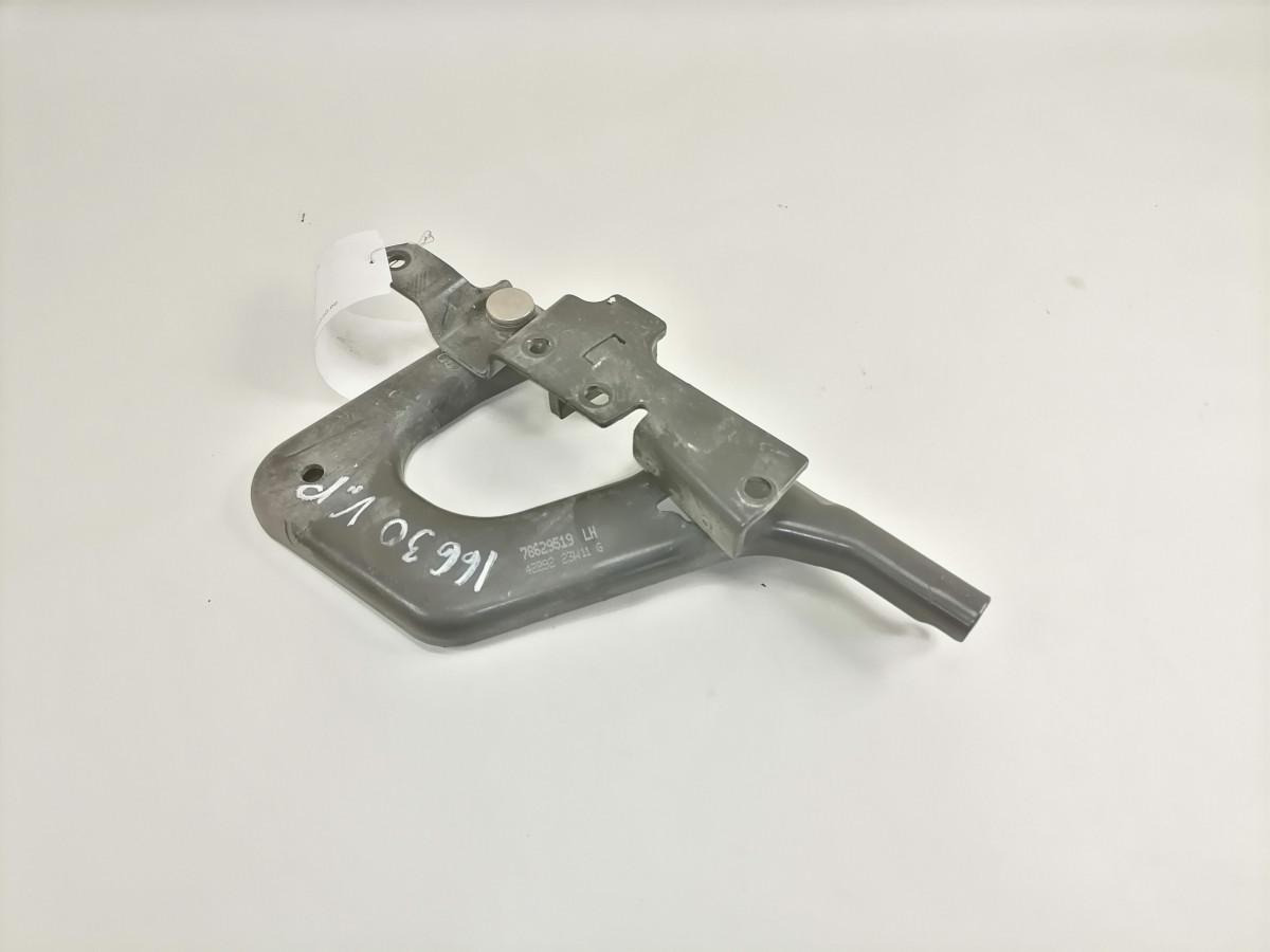 Volvo lower grille carrier hinge 78629519 - Radiatora reste - Kravas automašīna: foto 2 Volvo lower grille carrier hinge 78629519 - Radiatora reste - Kravas automašīna: foto 2