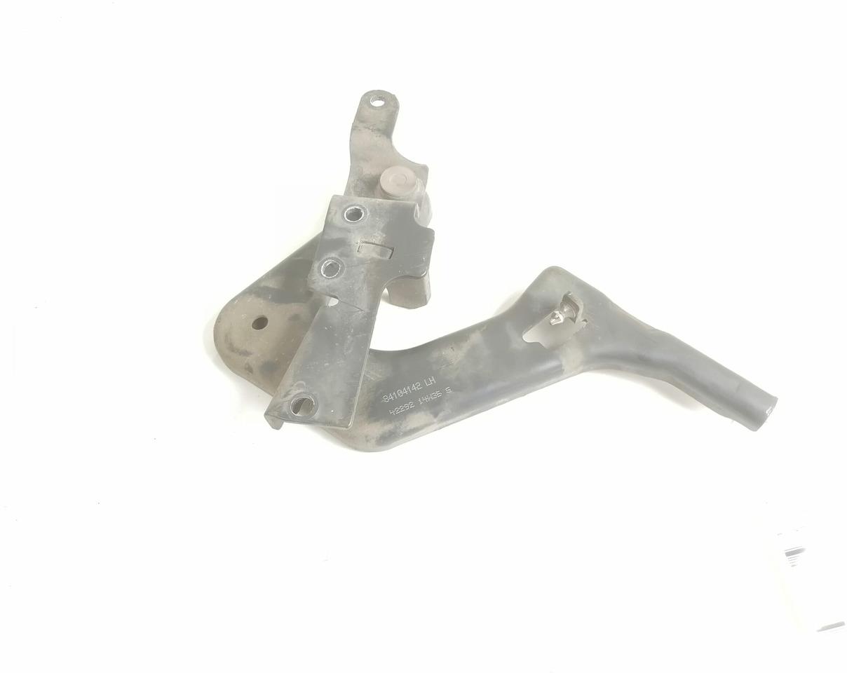 Volvo lower grille carrier hinge 84104142 - Radiatora reste - Kravas automašīna: foto 1 Volvo lower grille carrier hinge 84104142 - Radiatora reste - Kravas automašīna: foto 1