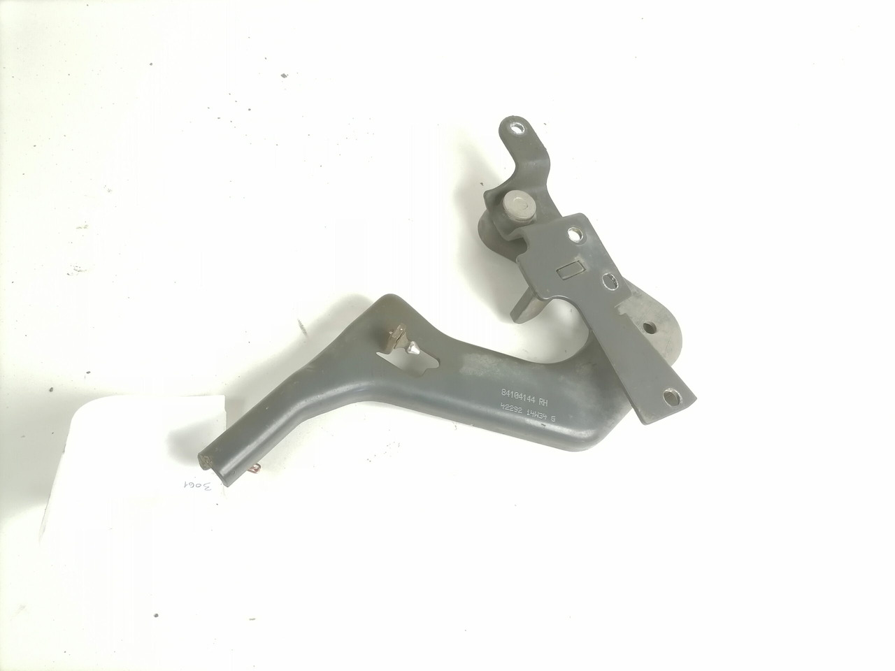 Volvo lower grille carrier hinge 84104144 - Radiatora reste - Kravas automašīna: foto 1 Volvo lower grille carrier hinge 84104144 - Radiatora reste - Kravas automašīna: foto 1