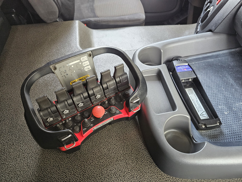 DAF CF 330 6x2 / PALFINGER CRANE / KRAN / CURTAIN - Kravas auto ar manipulatoru: foto 3 DAF CF 330 6x2 / PALFINGER CRANE / KRAN / CURTAIN - Kravas auto ar manipulatoru: foto 3