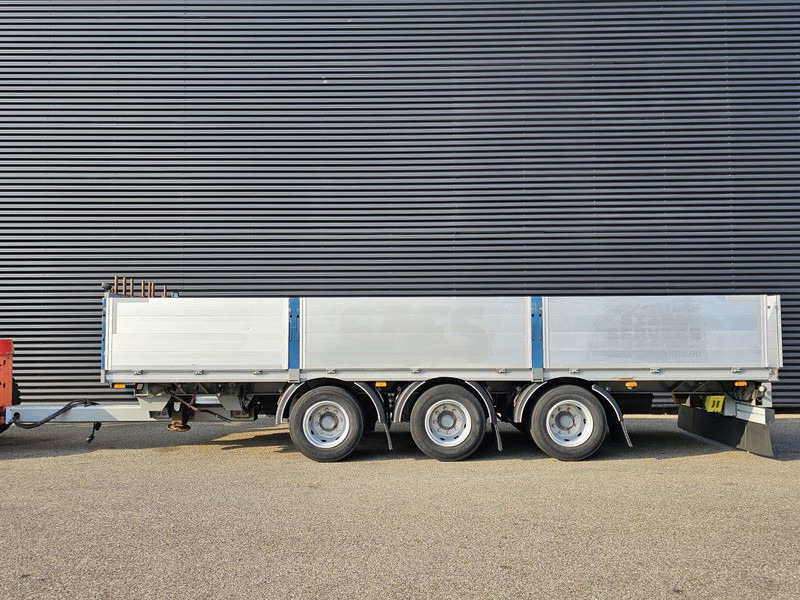 Fynkar K324T / 3 AXLE / TWIST-LOCKS / 2 X LIFT AXLE - Bortu piekabe/ Platforma: foto 2 Fynkar K324T / 3 AXLE / TWIST-LOCKS / 2 X LIFT AXLE - Bortu piekabe/ Platforma: foto 2