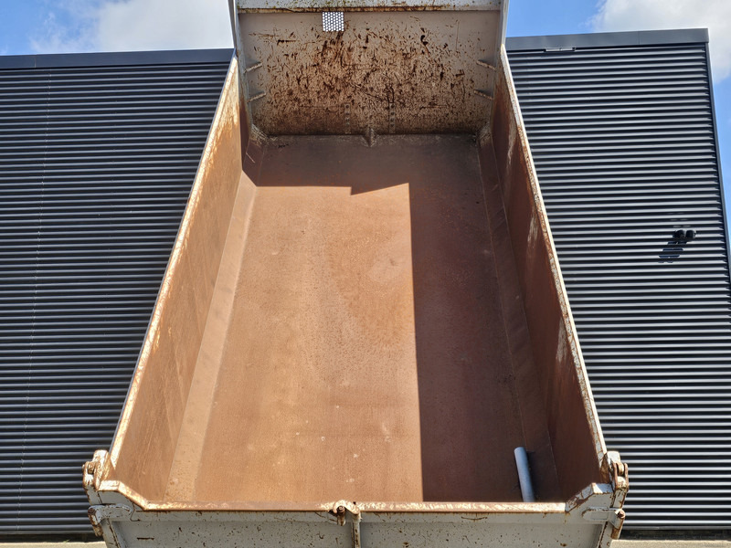 MAN TGA 26.440 / TIPPER - TRACTOR COMBI /6x4 / SPRING / BIG AXLE - Kravas automašīna pašizgāzējs: foto 3 MAN TGA 26.440 / TIPPER - TRACTOR COMBI /6x4 / SPRING / BIG AXLE - Kravas automašīna pašizgāzējs: foto 3